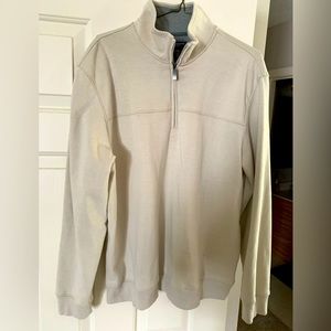 Van Heusen Flex Quarter Zip Pullover. Size L. Never worn. Brand New.